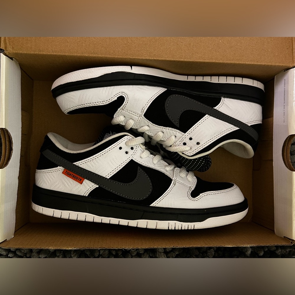 Nike TightBooth SB Dunk Low Pro Black and White Sneakers/Skateboard Shoes Size 8 - Picture 15 of 16